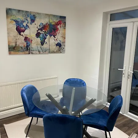 Spacious 2 Bedroom House W/ Garden And Free Parking London Exterior photo