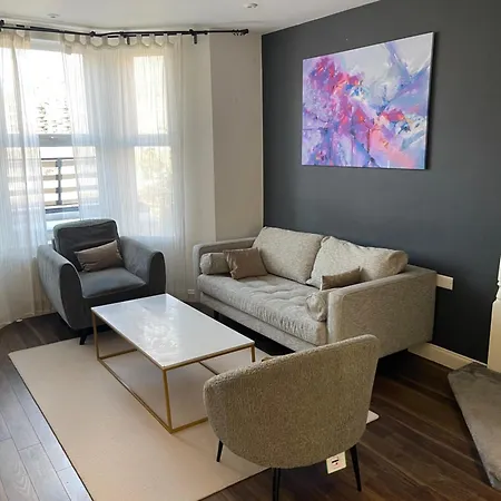 Spacious 2 Bedroom House W/ Garden And Free Parking London Exterior photo