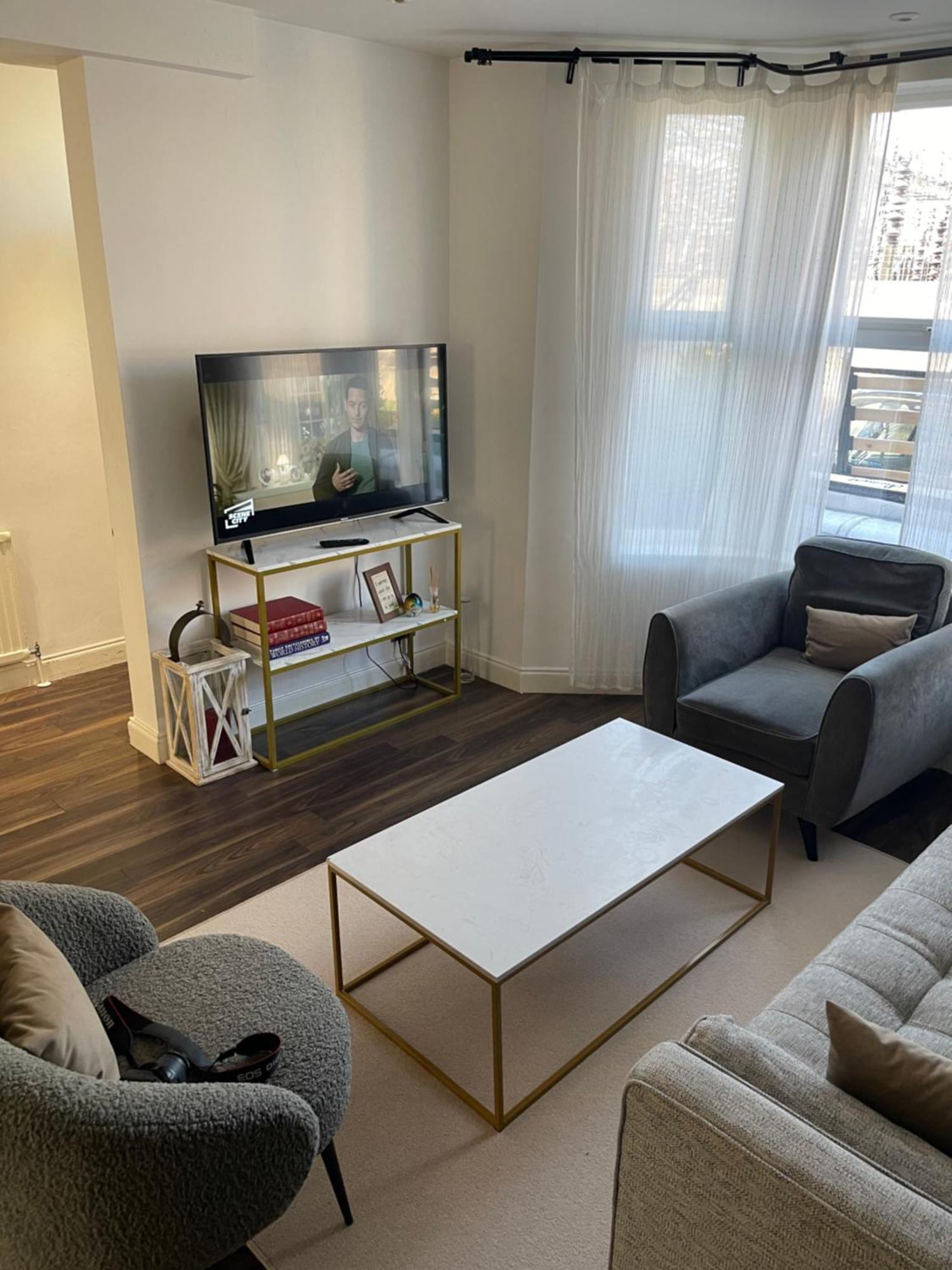 Spacious 2 Bedroom House W/ Garden And Free Parking * London
