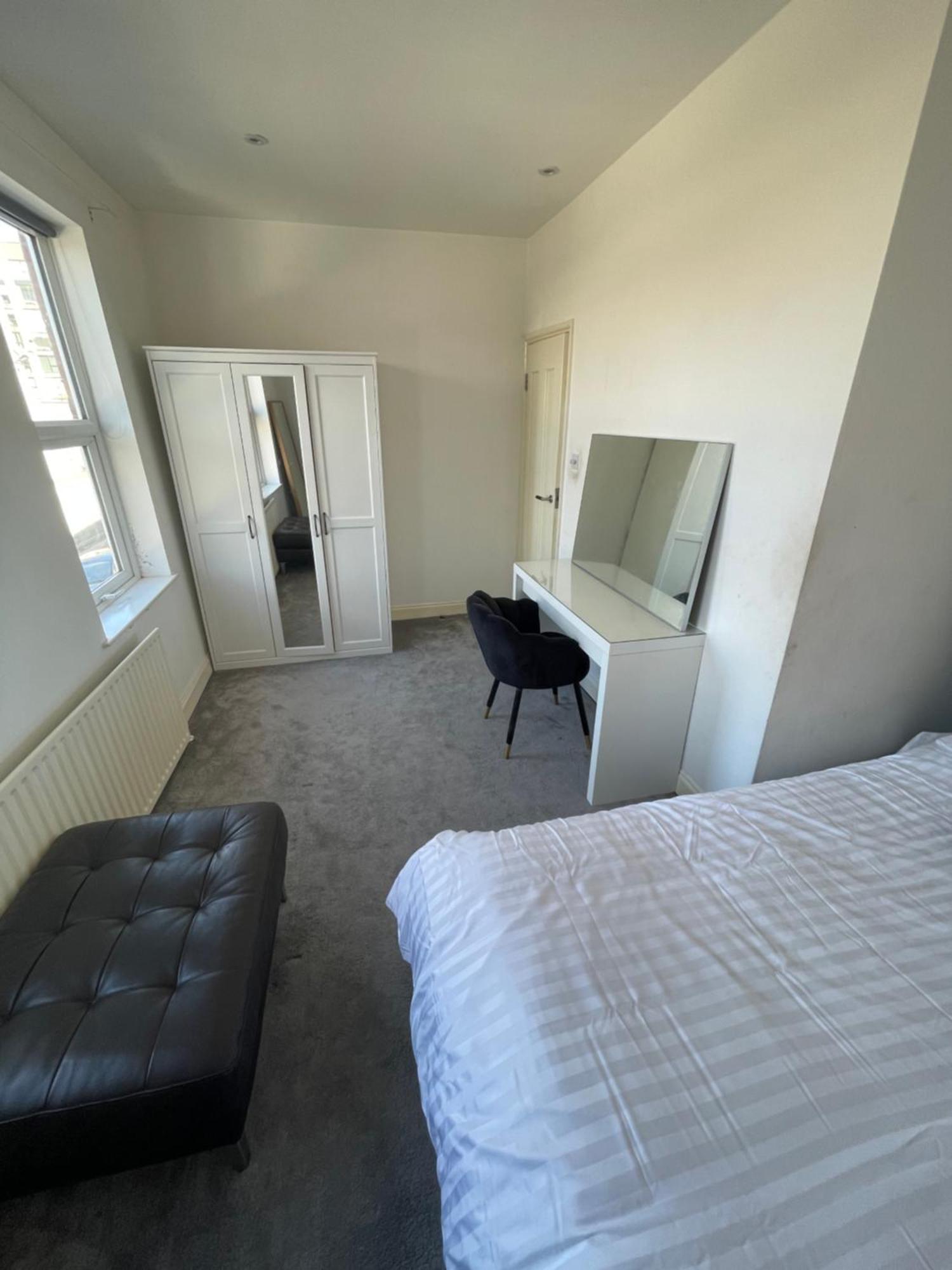 Spacious 2 Bedroom House W/ Garden And Free Parking * London