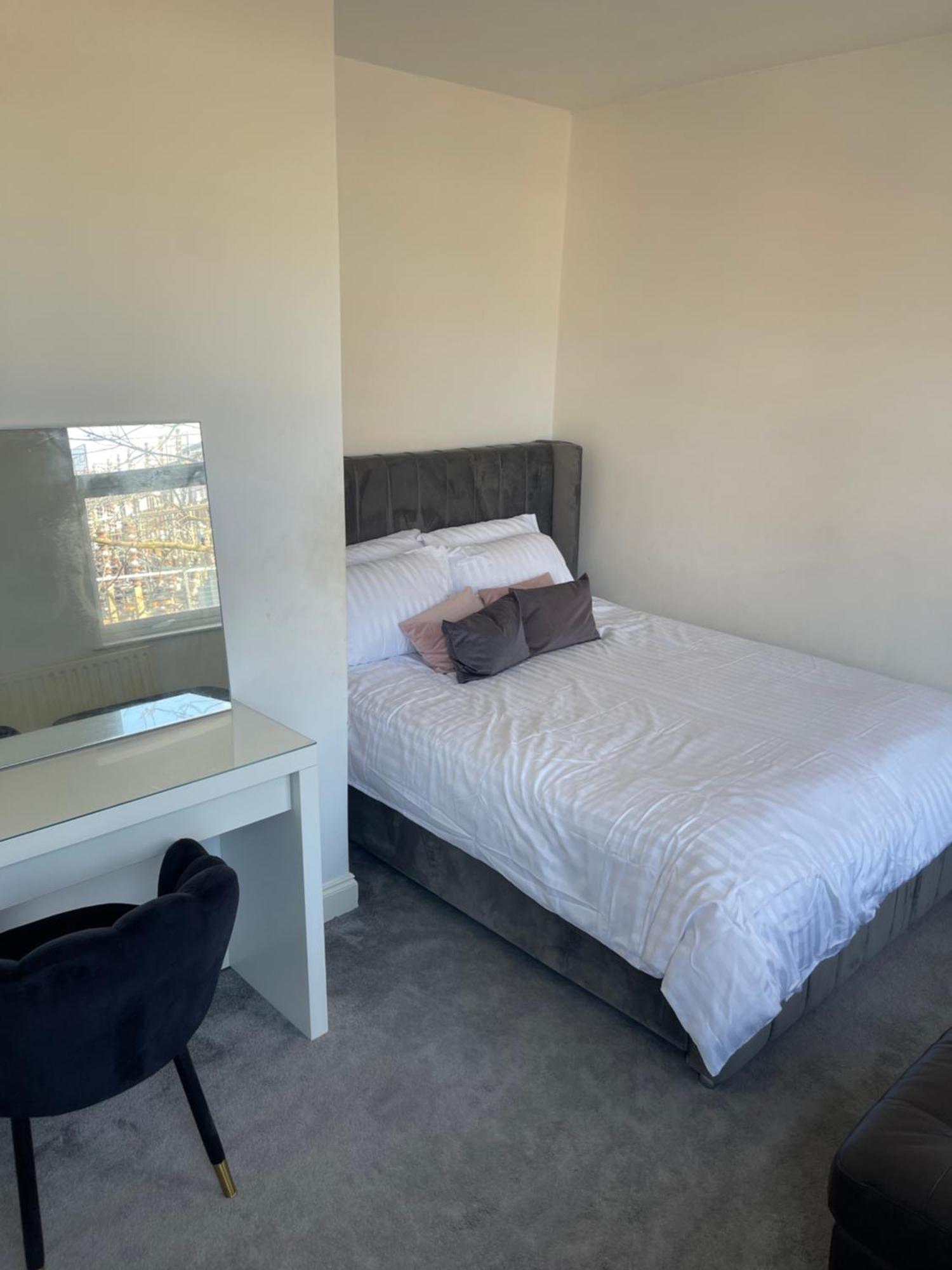 Apartment Spacious 2 Bedroom House W/ Garden And Free Parking London