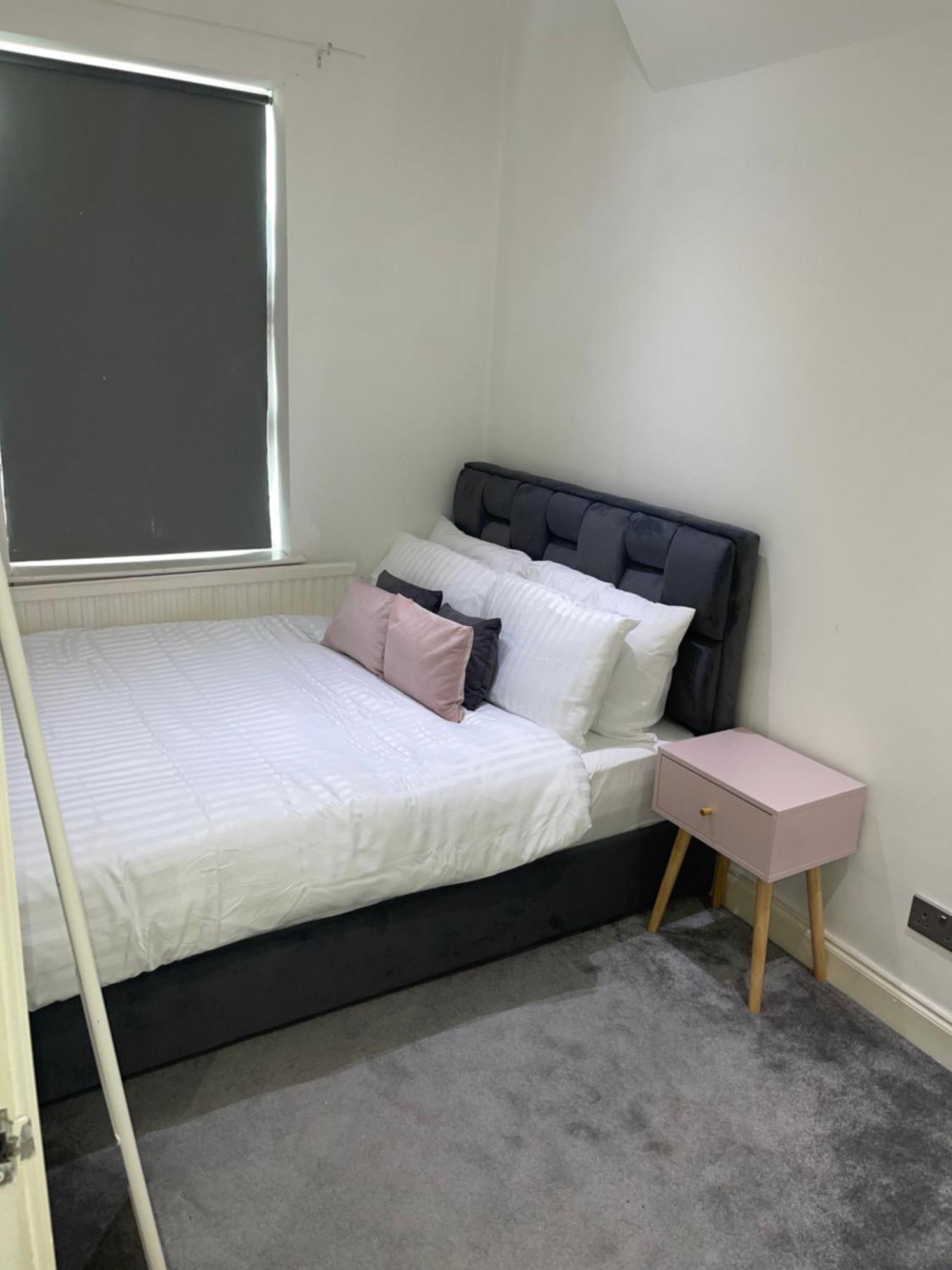 Spacious 2 Bedroom House W/ Garden And Free Parking Apartment London